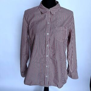 GAP women’s button down red and white stripped long sleeve shirt sz M